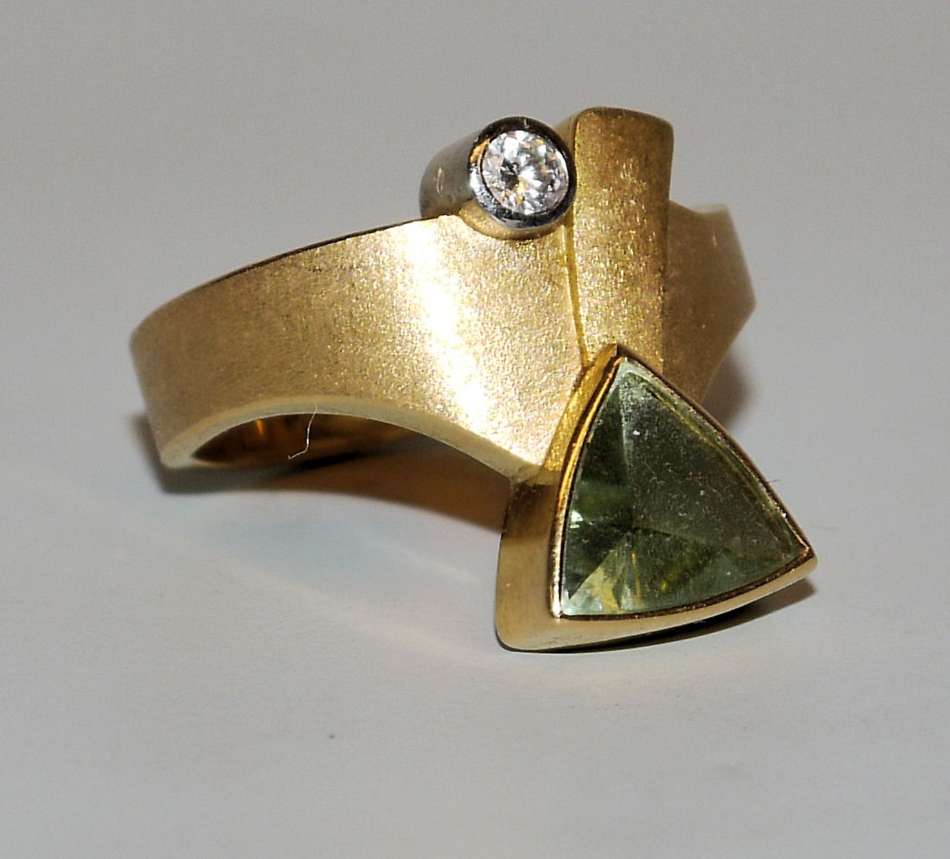 Designerring mit Turmalin und Brillant, Gold