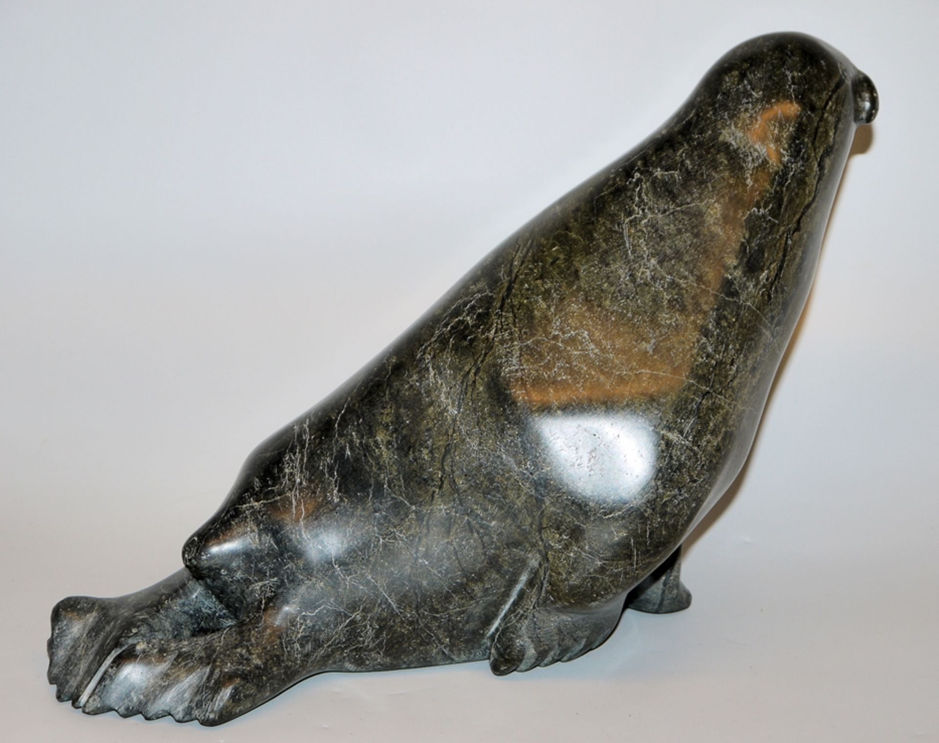 Adamee sign., Inuit sculpture of a seal made of serpentine - Image 2 of 3