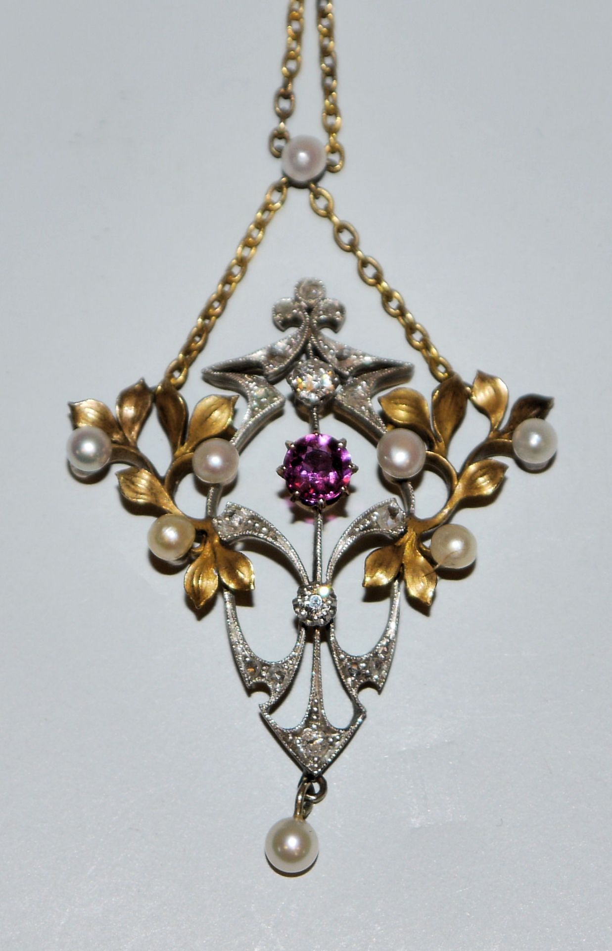 Jugendstil-Collier mit Diamanten, Rubin und Perlen, Gold, um 1900, Liebhaberstück!