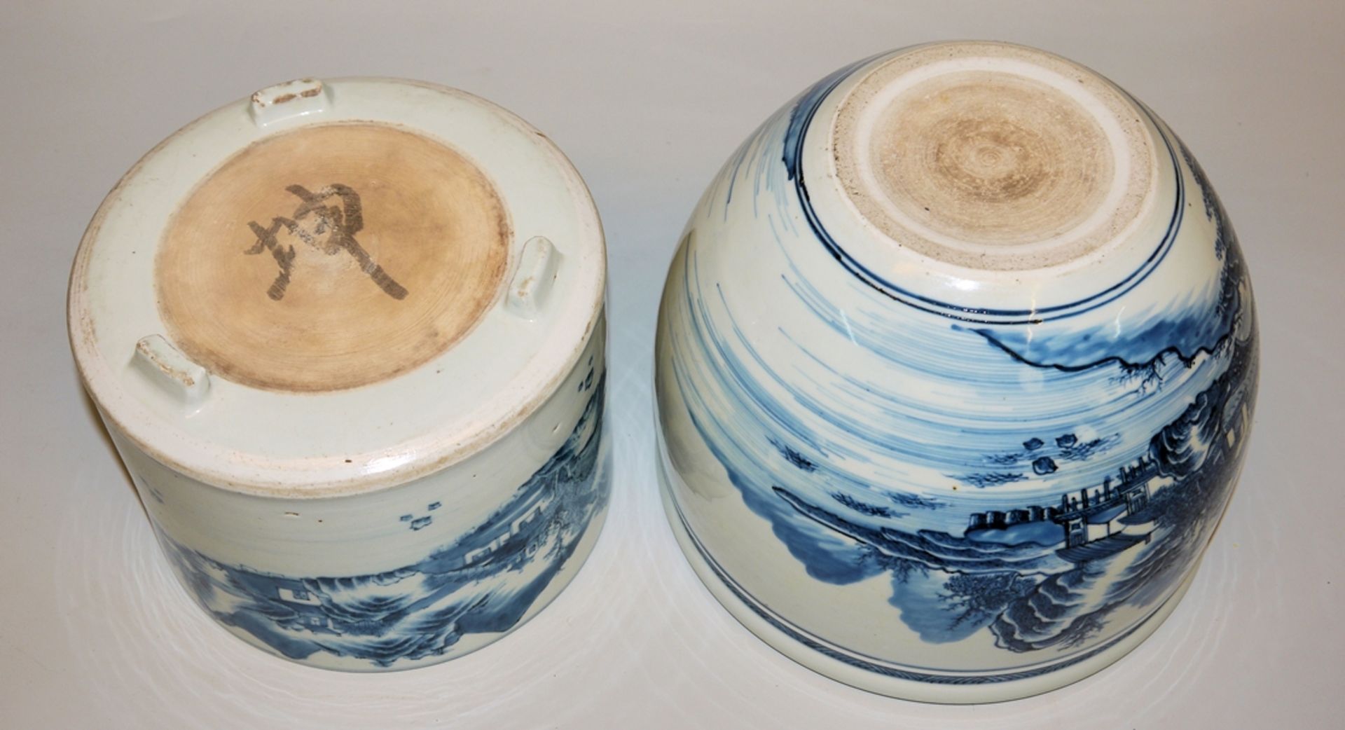 Two blue and white plant pots, China 19th & 20th c. - Image 3 of 3