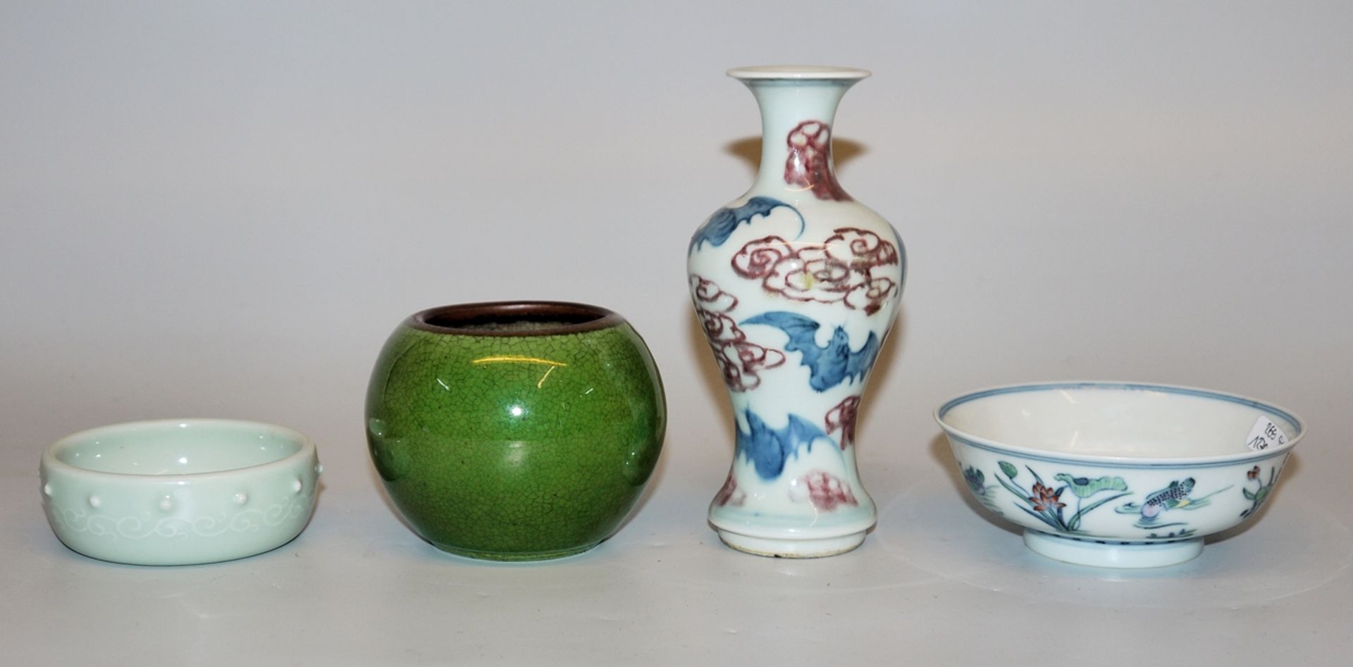 Four small porcelains, China 19th/20th century.