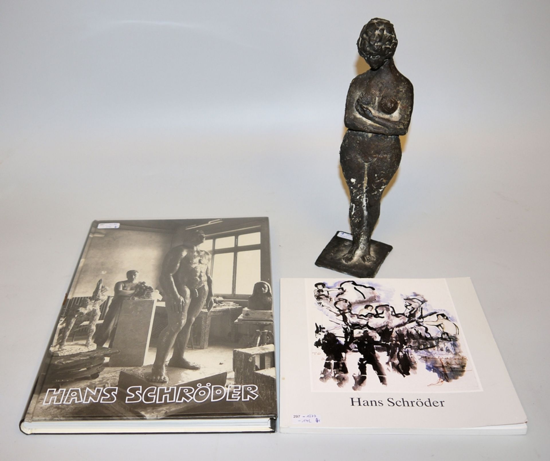 Hans Schröder, Standing female nude, bronze sculpture from 1969, plus large, sign. Photo-litho coll