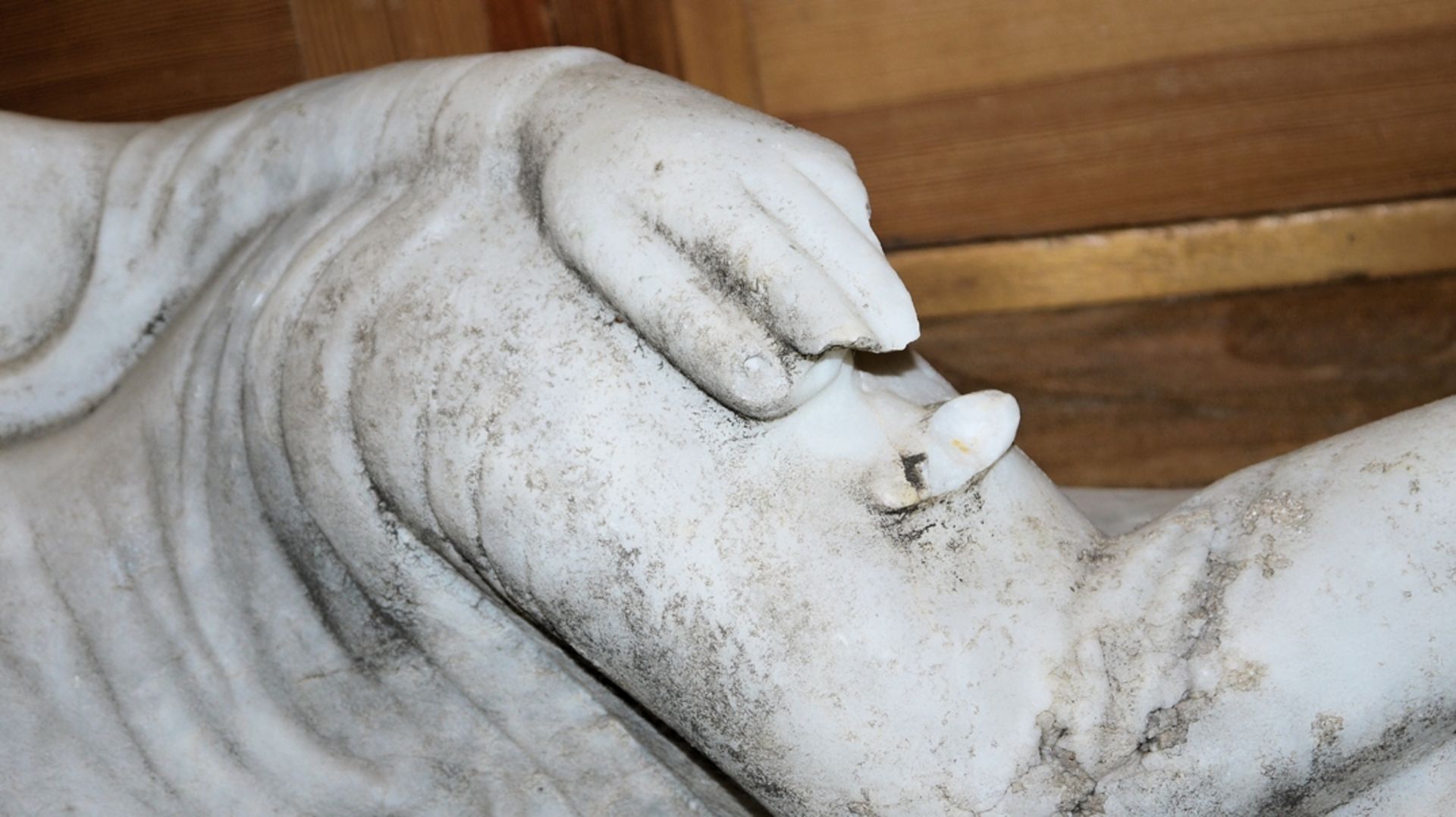 Resting Buddha of marble, Mandalay, Burma 18th/19th century - Image 3 of 3