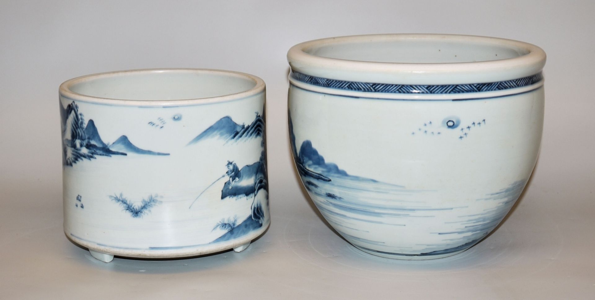 Two blue and white plant pots, China 19th & 20th c. - Image 2 of 3