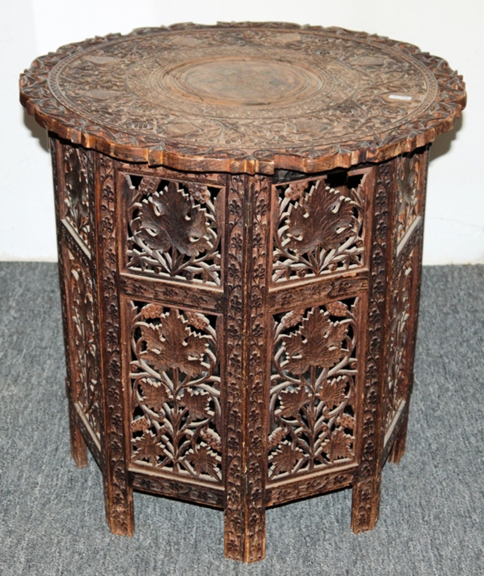 Tabouret table from Kashmir, colonial India, 1st half of the 20th century