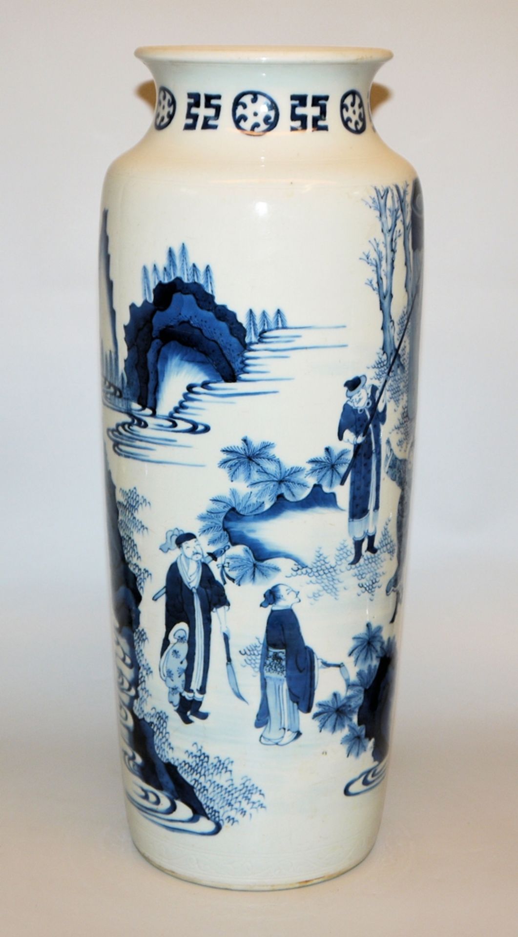 Large blue and white cylinder vase, Kangxi Historicism, China, probably late 19th/early 20th centur - Image 2 of 6