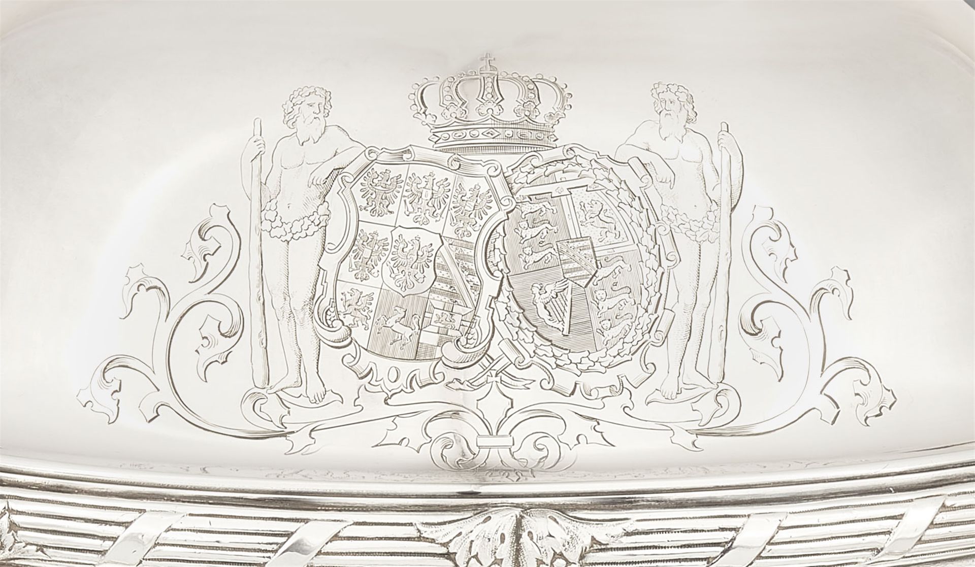 A silver rechaud and cloche made for Prince Frederick William and Princess Victoria of Prussia - Image 4 of 5