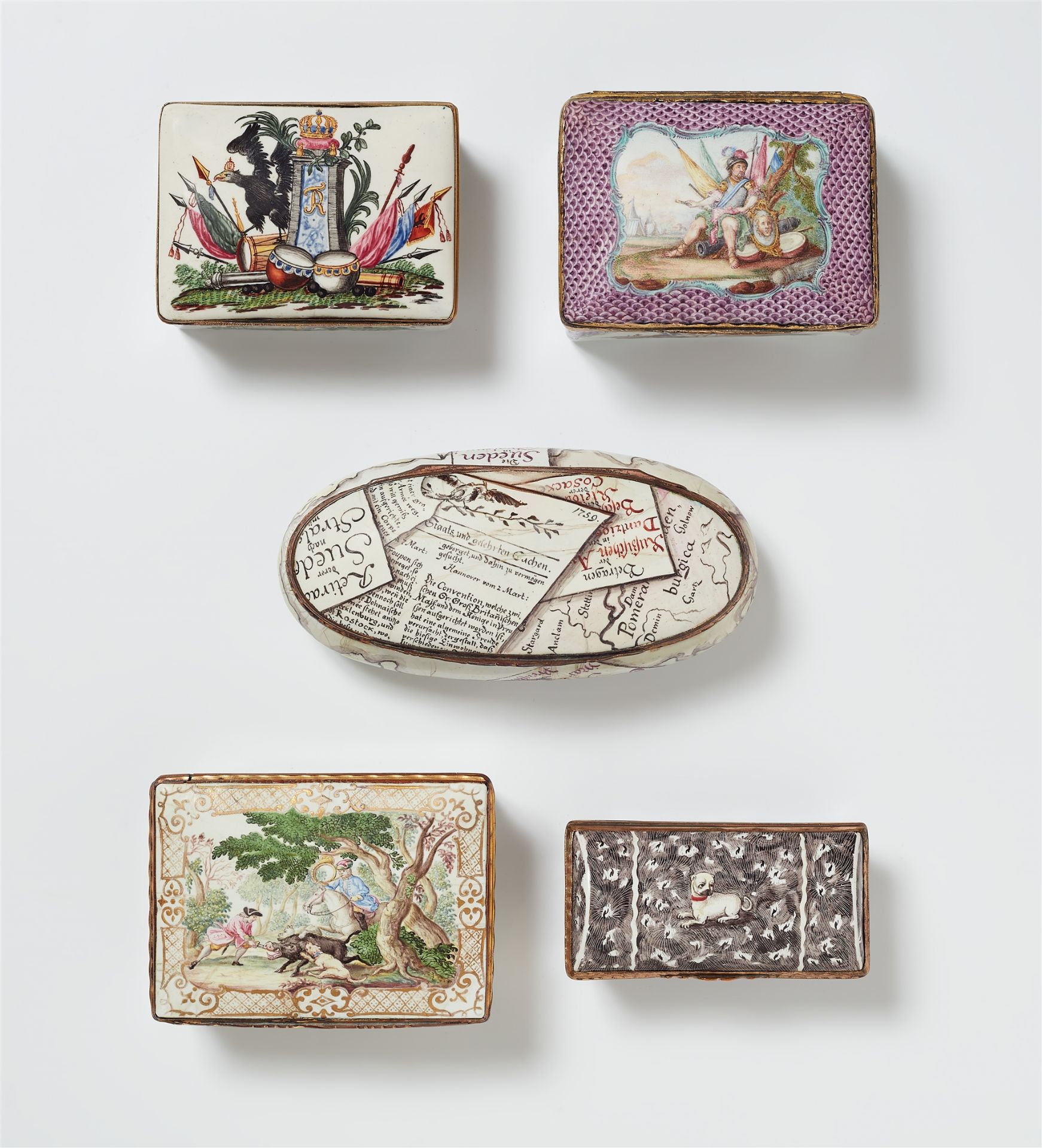 A Berlin enamel snuff box with war trophy motifs - Image 9 of 10