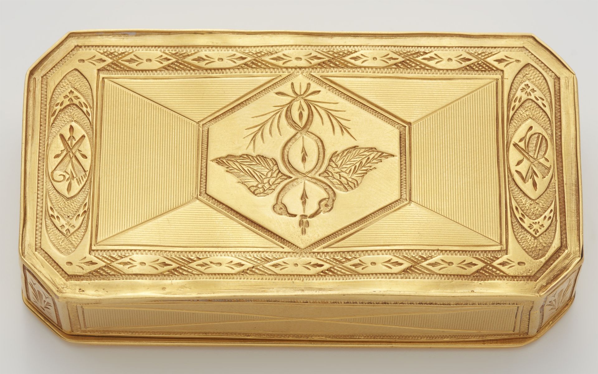 A Neoclassical Galician 20k gold snuffbox. - Image 3 of 6
