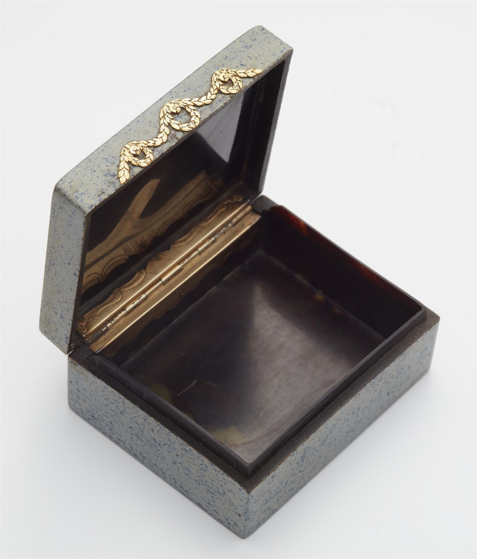 A French Louis XVI lacquer, gold and miniature snuff box with tortoiseshell lining. - Image 2 of 2