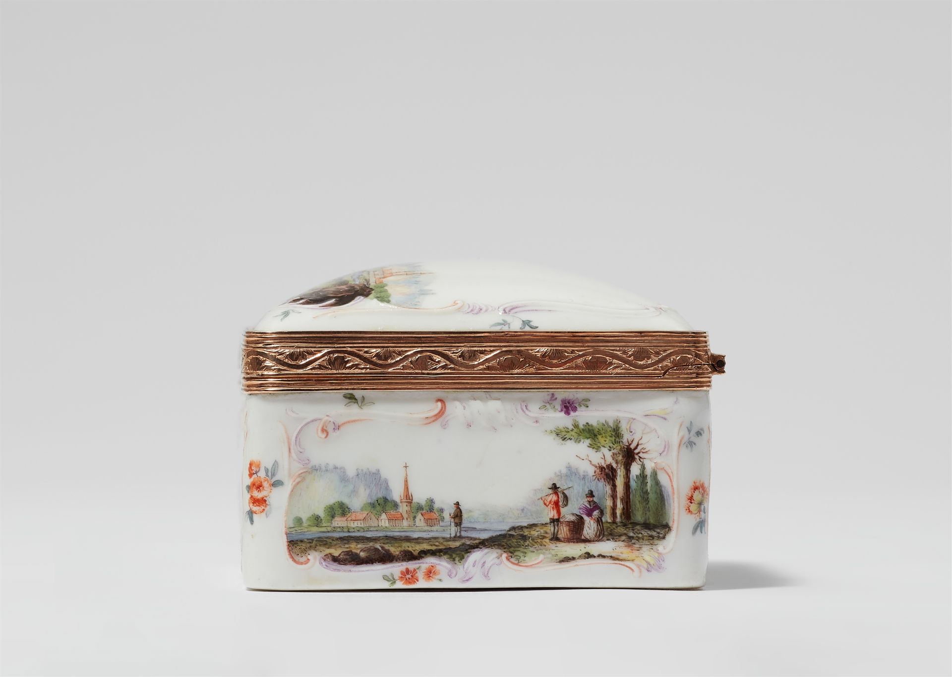 A Meissen porcelain snuff box with landscapes - Image 5 of 9