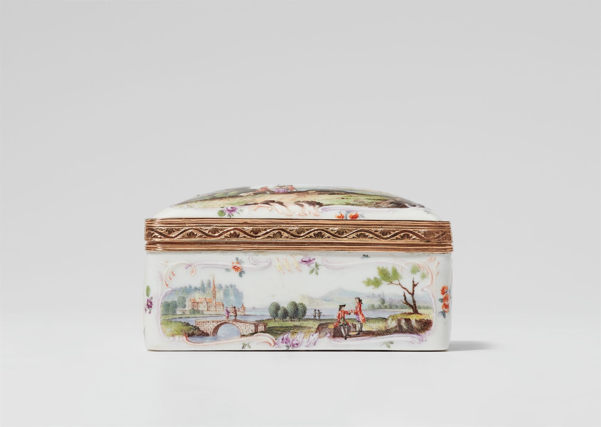 A Meissen porcelain snuff box with landscapes - Image 2 of 9