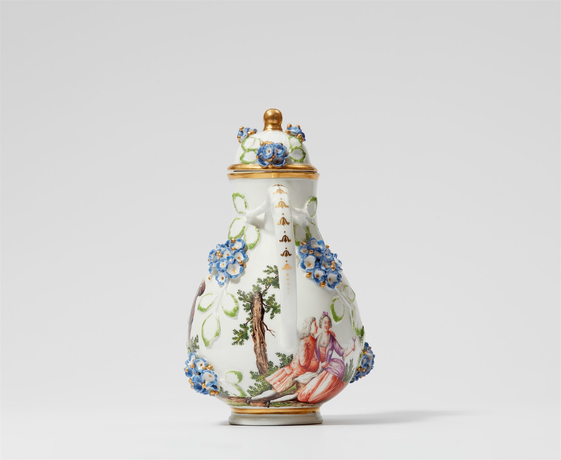 A Meissen porcelain coffee pot with hydrangea relief - Image 4 of 4