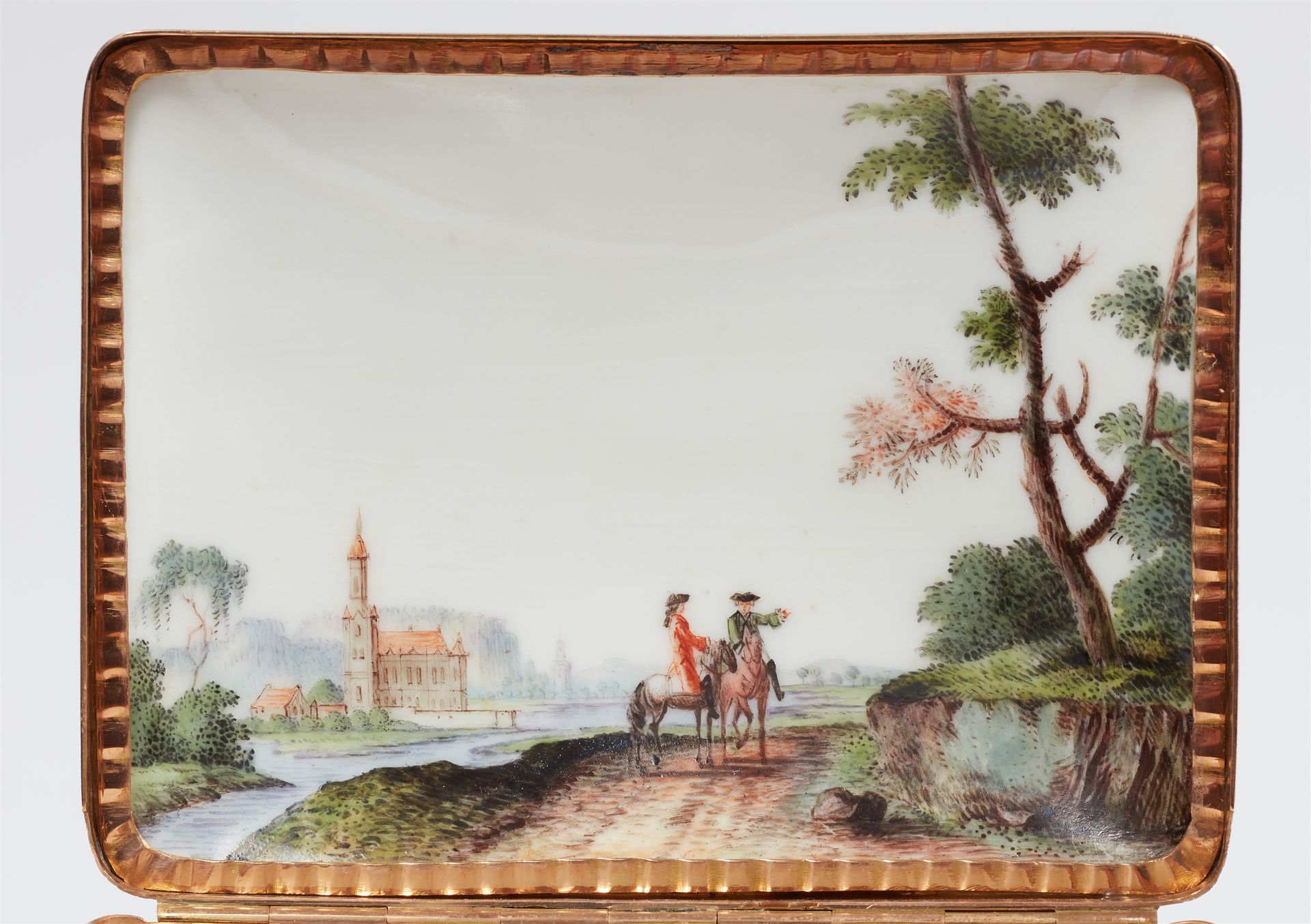 A Meissen porcelain snuff box with landscapes - Image 7 of 9