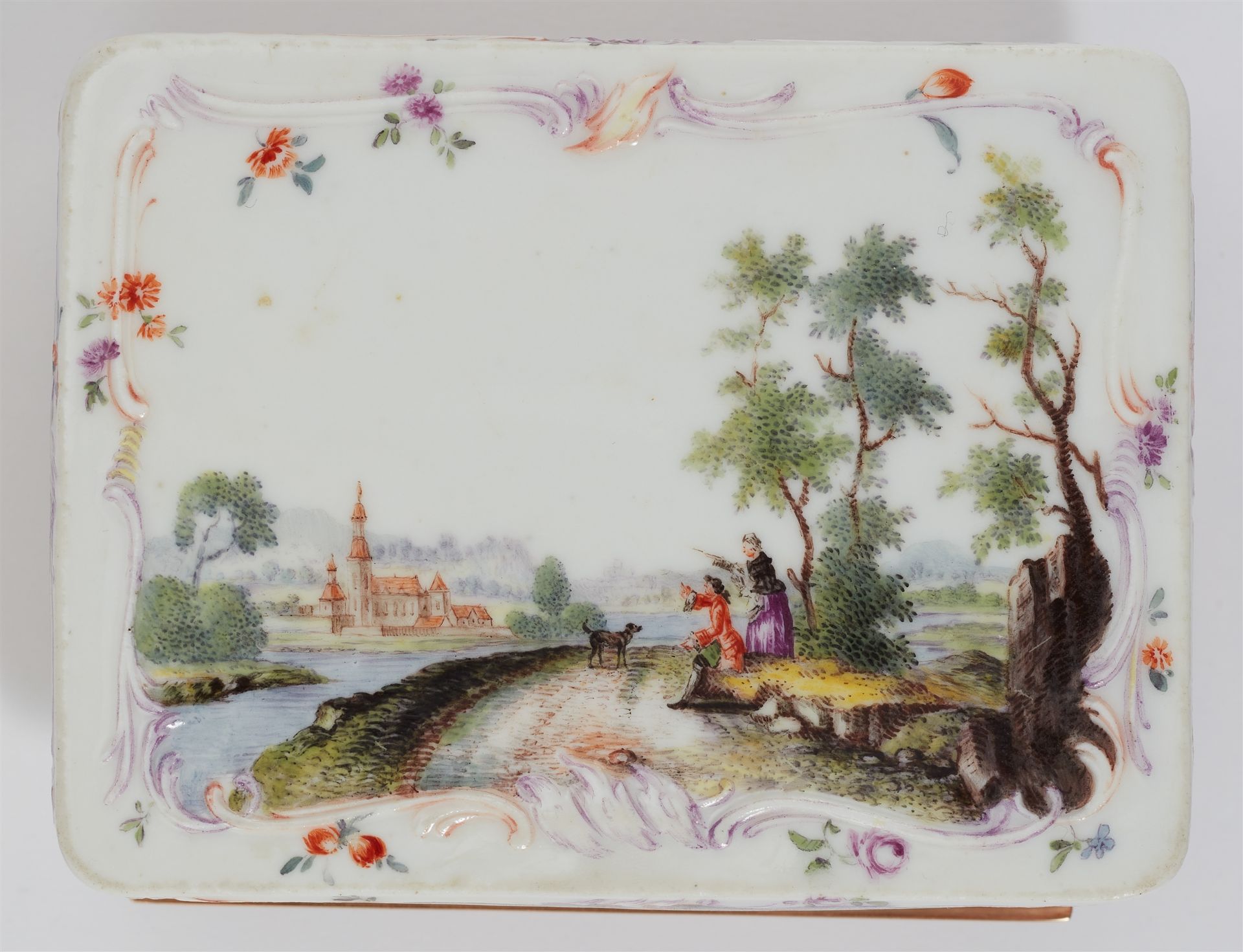 A Meissen porcelain snuff box with landscapes - Image 9 of 9