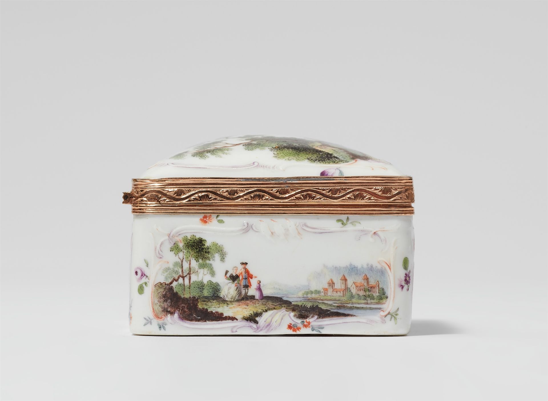A Meissen porcelain snuff box with landscapes - Image 3 of 9
