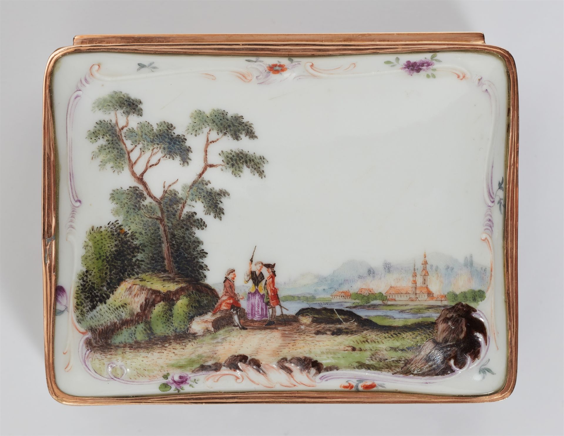 A Meissen porcelain snuff box with landscapes - Image 8 of 9