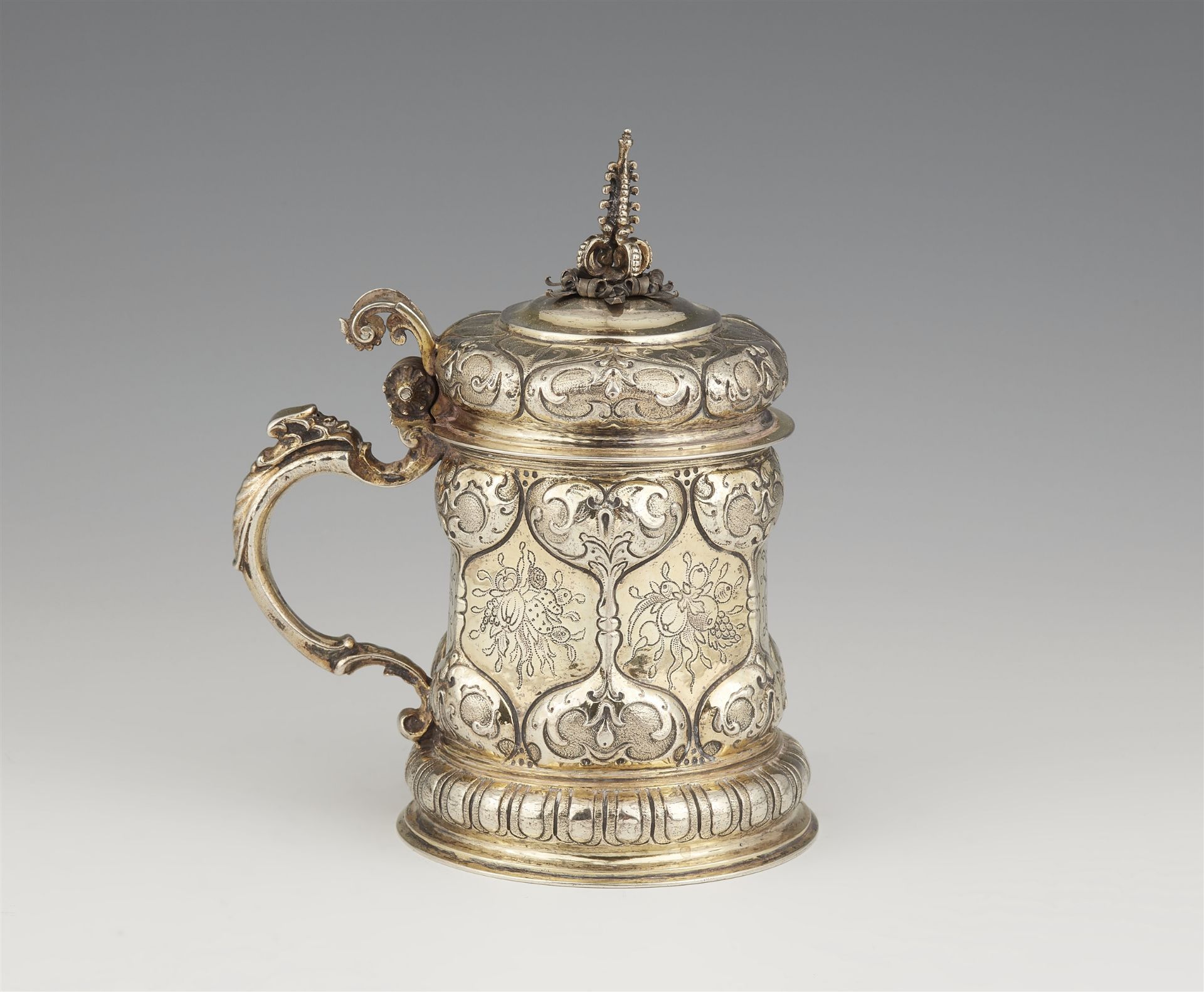 A silver gilt Nuremberg Baroque tankard - Image 2 of 3