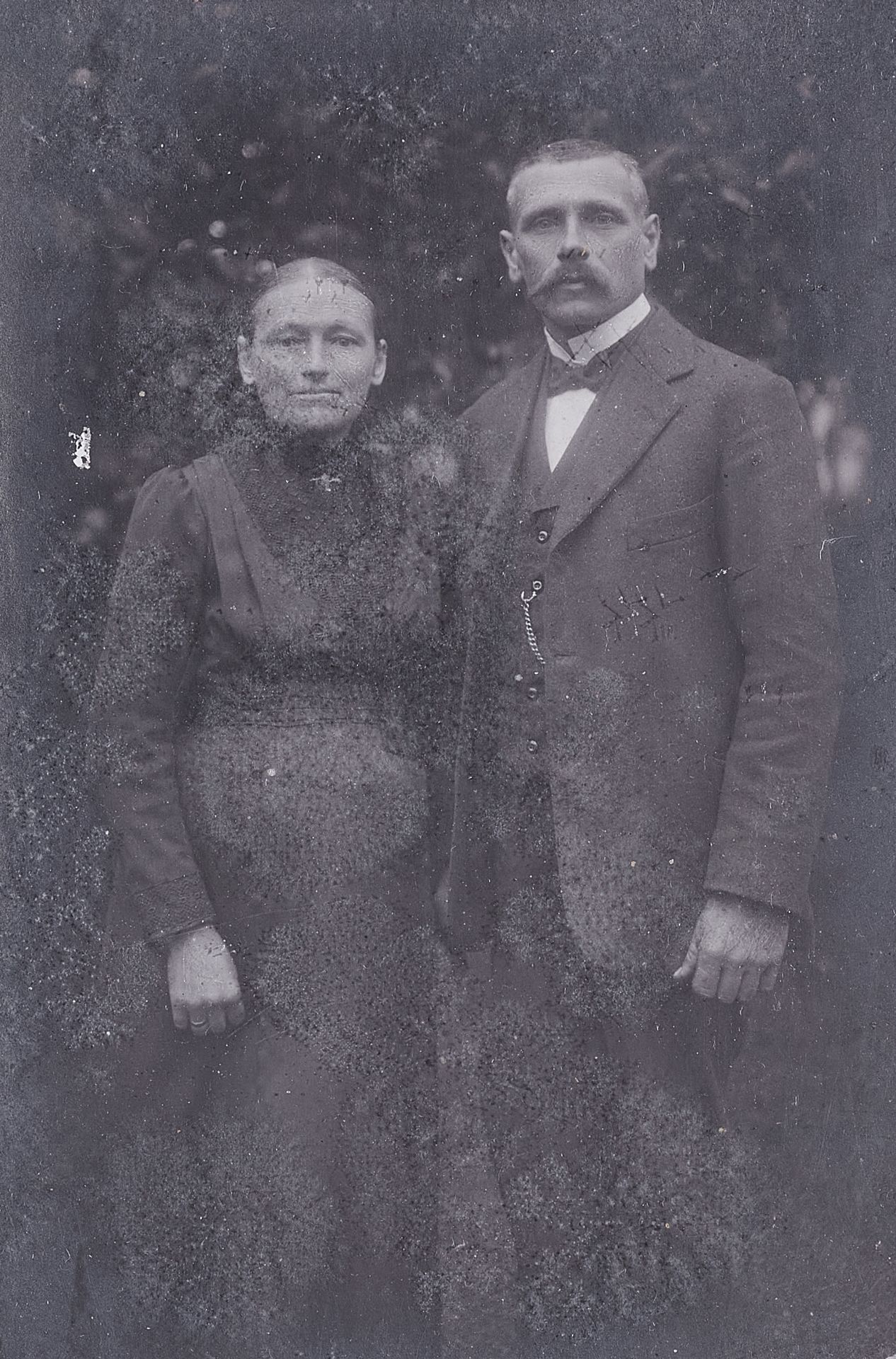 August Sander, Family portraits from Hilgenroth/Westerwald - Image 3 of 10