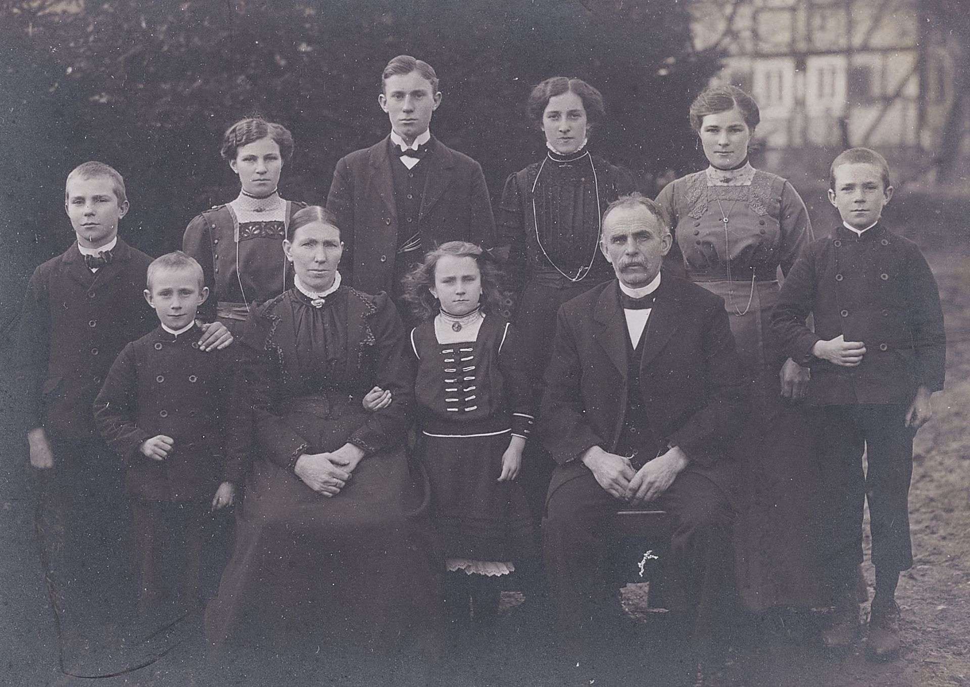 August Sander, Family portraits from Hilgenroth/Westerwald - Image 7 of 10