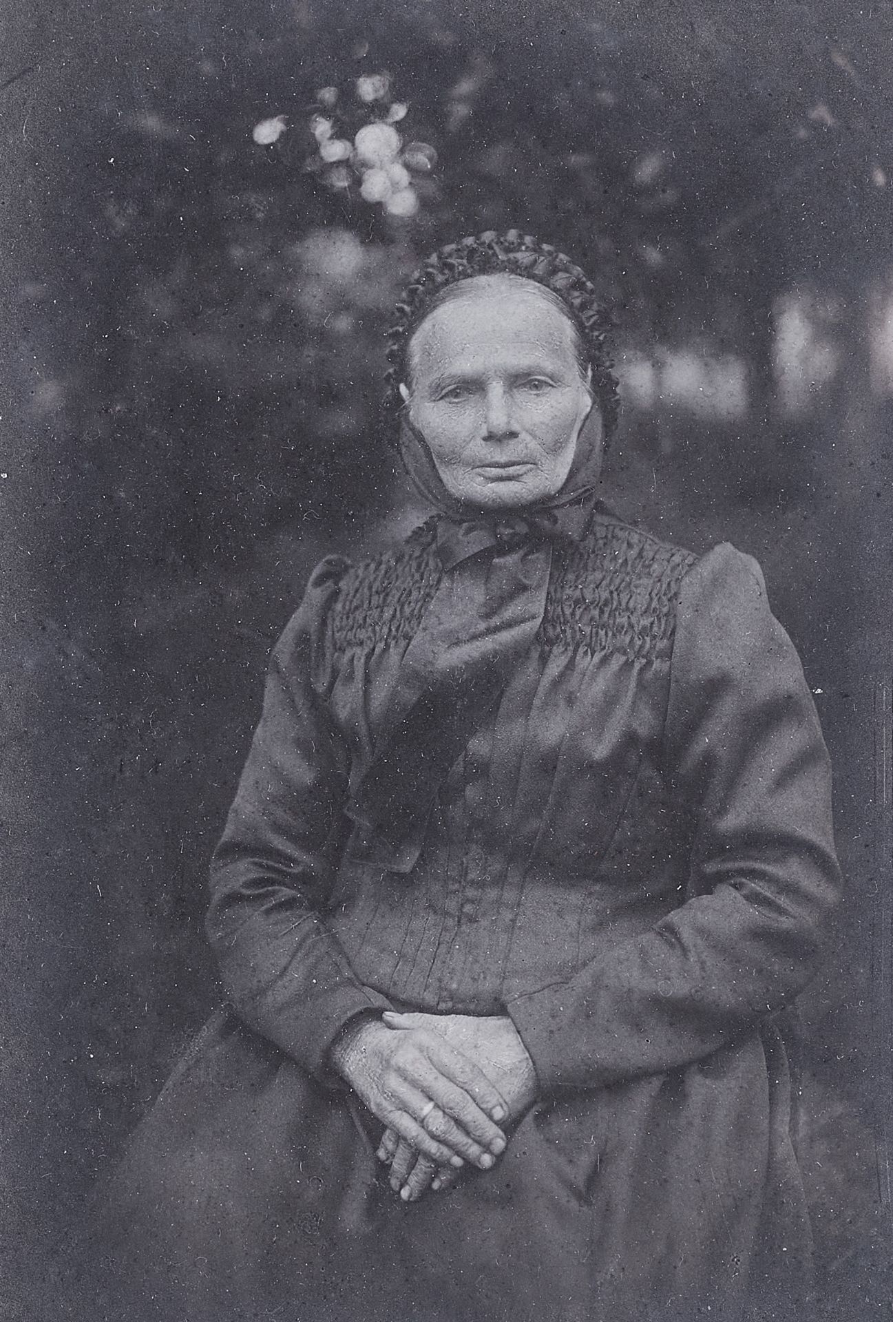 August Sander, Family portraits from Hilgenroth/Westerwald - Image 9 of 10