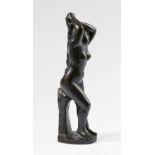 Aristide Maillol, Baigneuse se coiffant (Femme les deux mains aux cheveux)