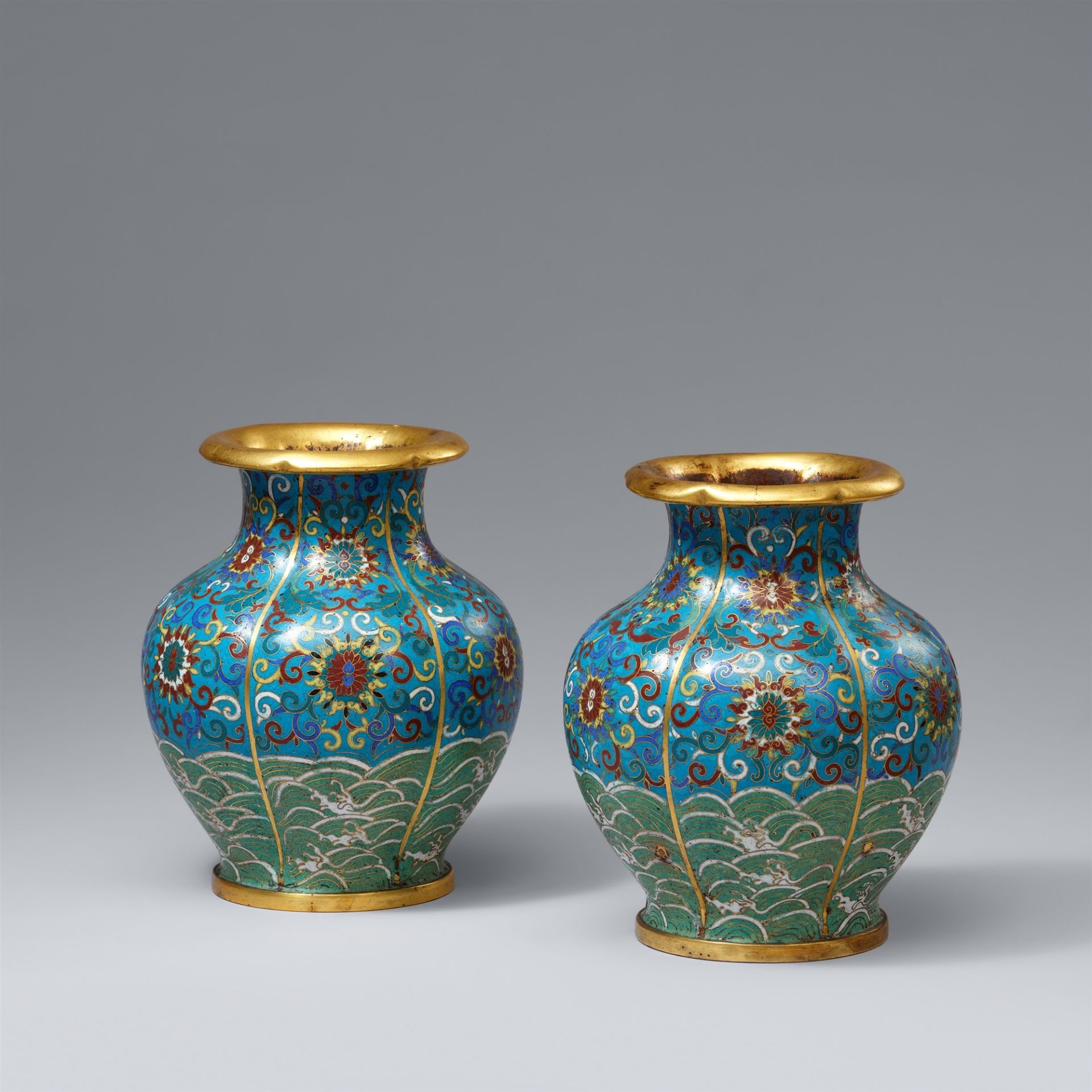 A pair of cloisonné enamel vase. 19th century