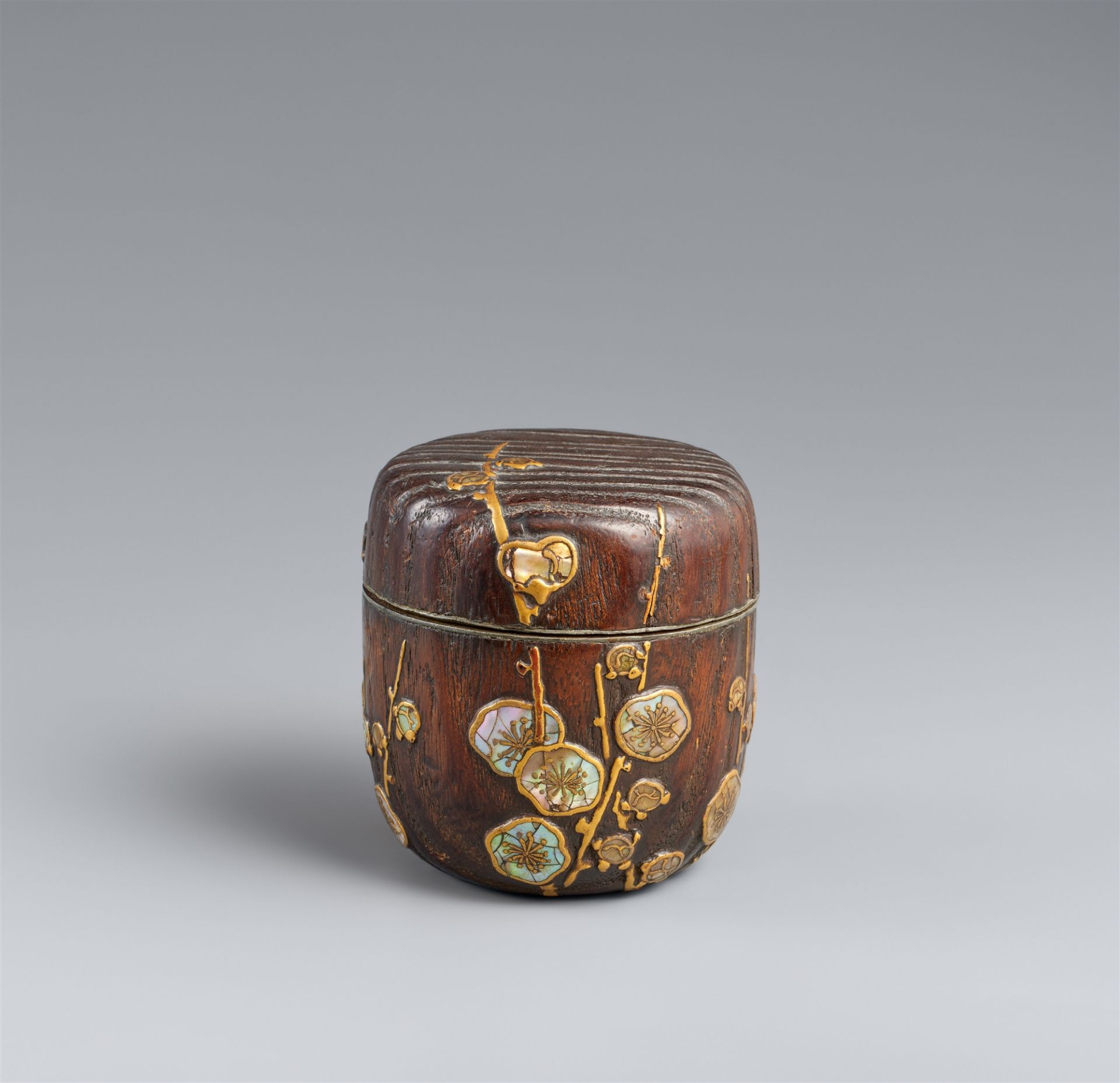 A rinpa-style kiri wood natsume. 18th/19th century