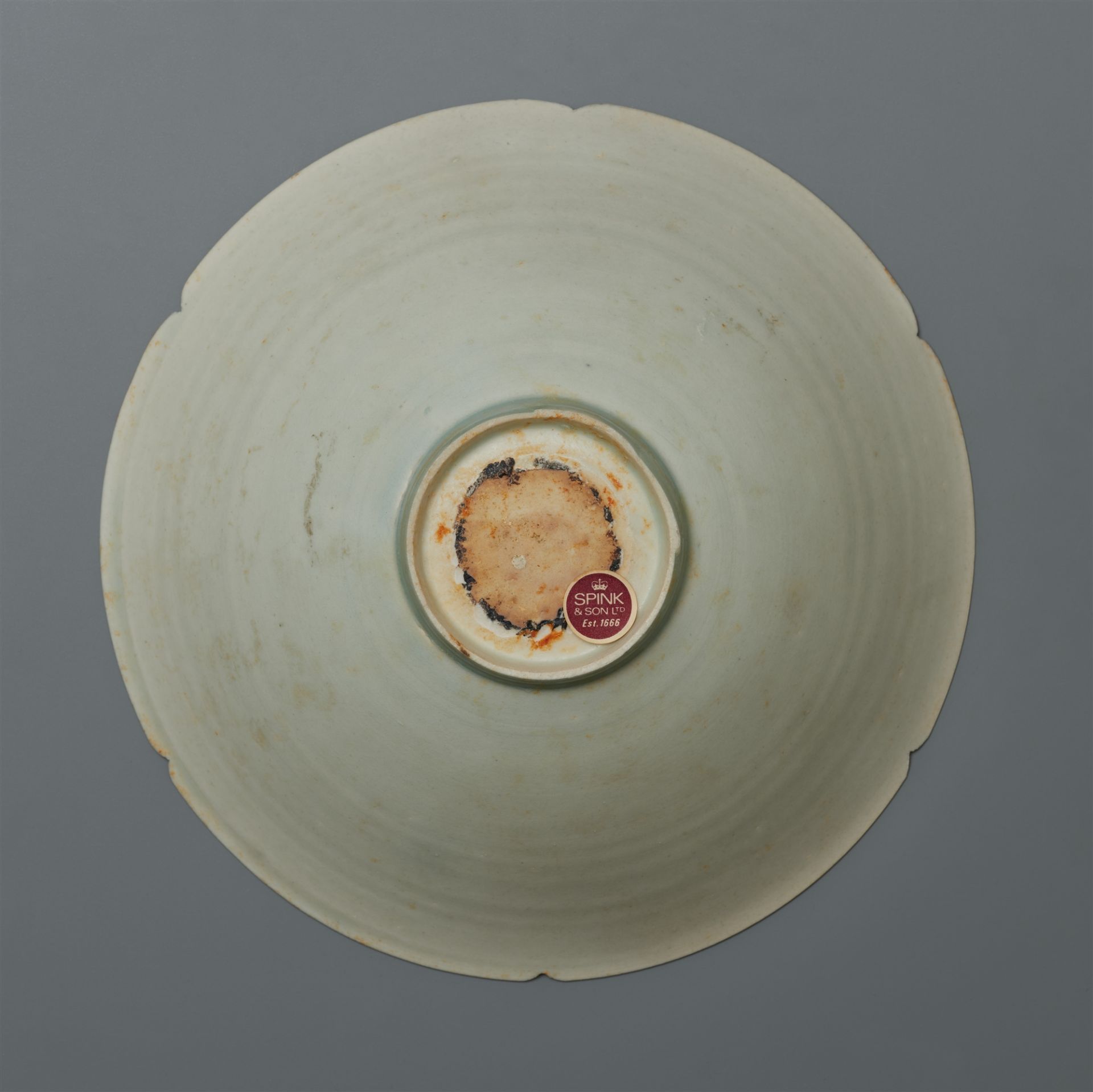 A carved qingbai bowl, Southern Song dynasty (1126-1279) - Image 2 of 2