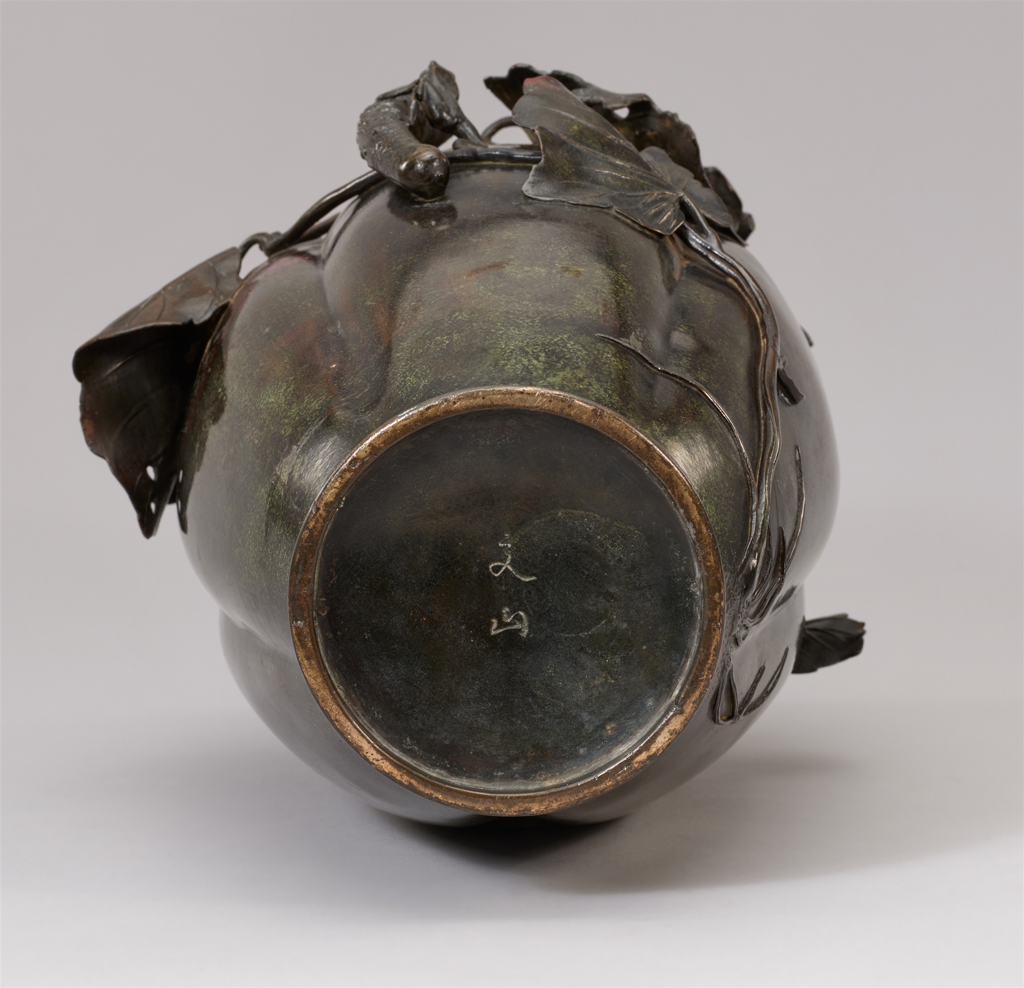 A large melon-shaped bronze vase. Late 19th century - Image 2 of 2
