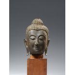 Kopf eines Buddha. Bronze. Thailand. 15./17. Jh.
