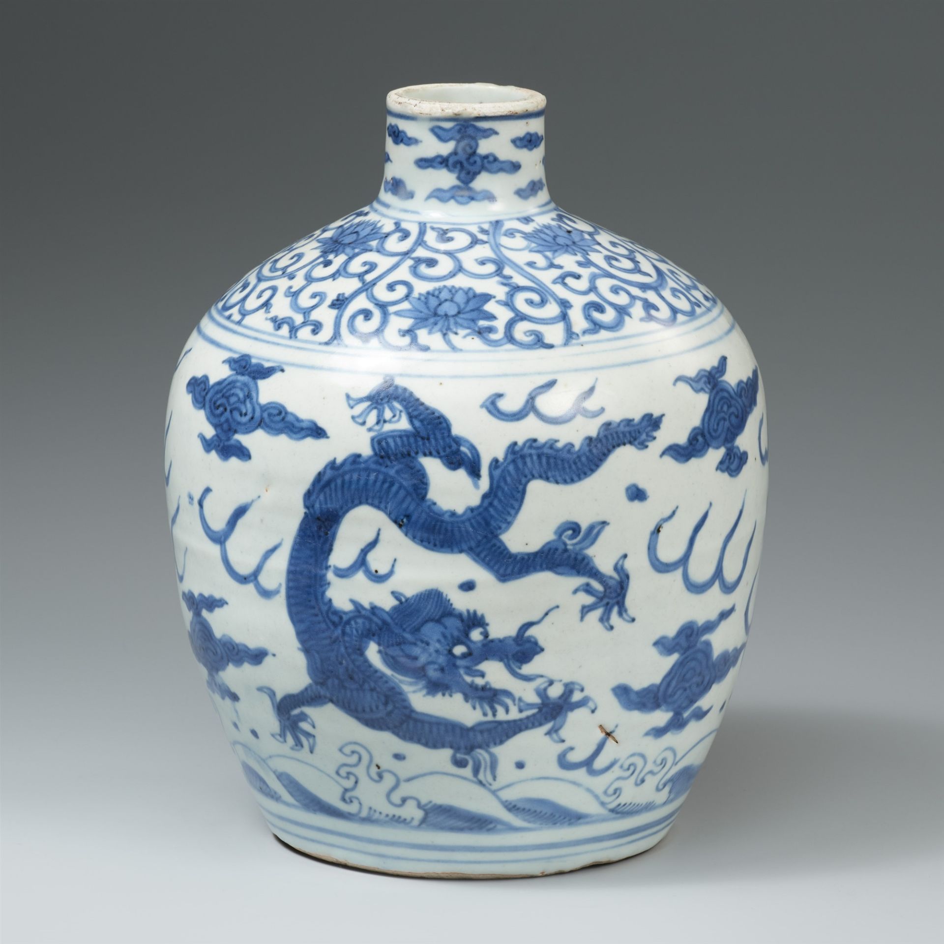 A blue and white dragon jar. Ming dynasty, late Jiajing/early Wanli era, around 1550-75 - Image 2 of 2