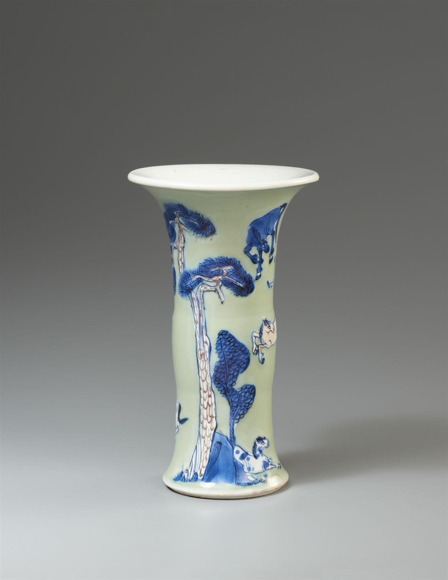 A small celadon-ground gu-shaped vase. Kangxi period (1662 - 1722) - Image 3 of 3