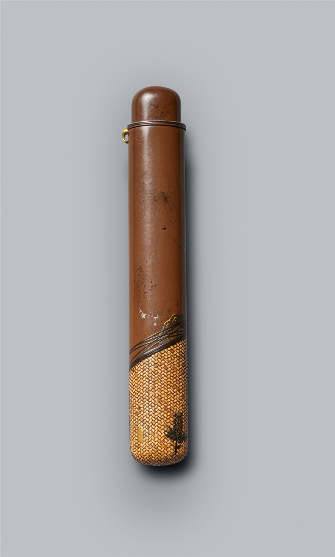 A brown lacquer and wickerwork kiseruzutsu. Late 19th century - Image 2 of 3