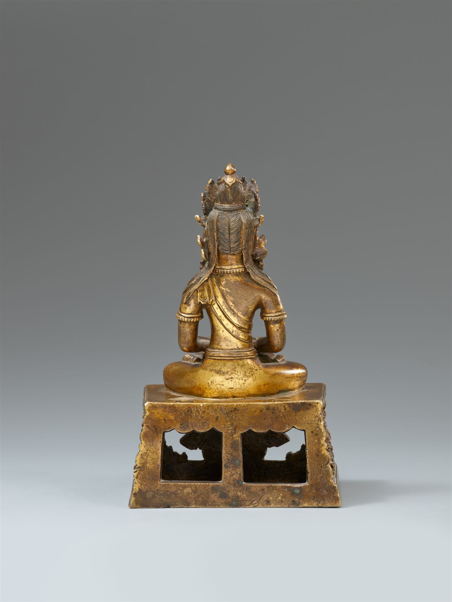 Amitayus. Feuervergoldete Bronze. Sino-tibetisch. Qianlong-Periode, ca. 1770 - Bild 2 aus 2