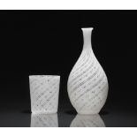 Eine Becher- und eine Enghals-Vase 'zanfirico', Venini & C., der Entwurf Paolo Venini, zugeschrieben
