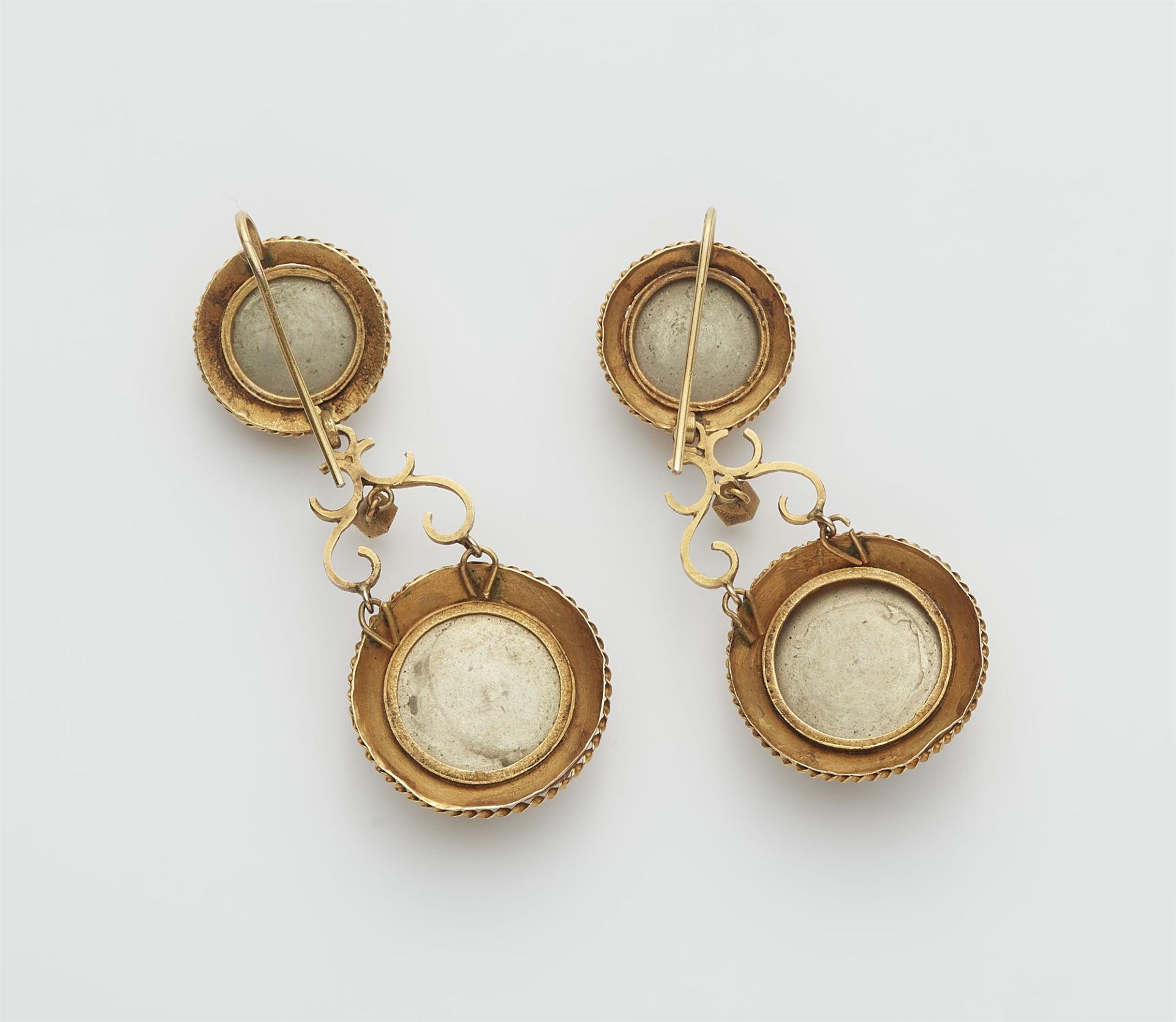 A pair of 8k gold filigree and Roman micromosaic earrings. - Image 2 of 3