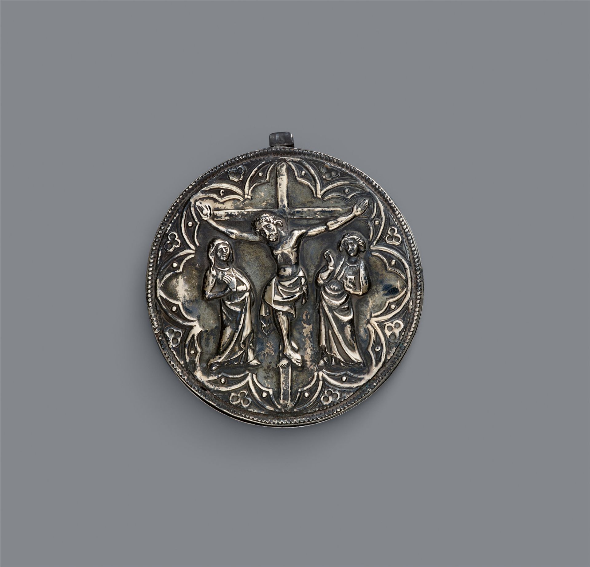 A silver capsule, presumably German, 15th C.