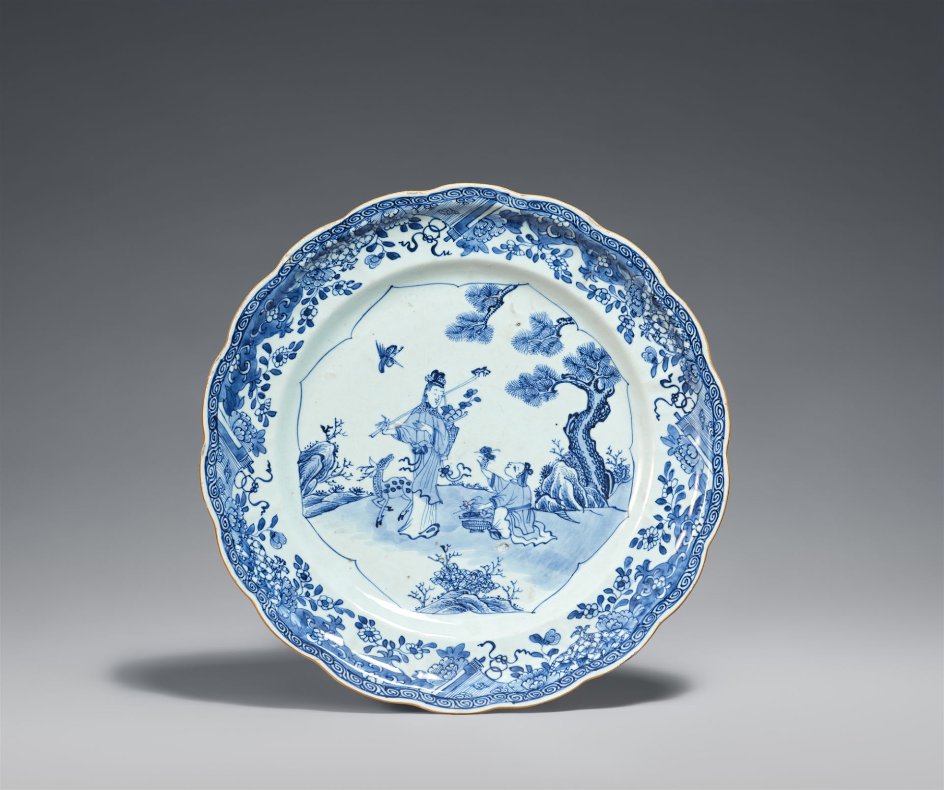 Blau-weißer Exportteller. Qianlong-Ära (1735-1796)