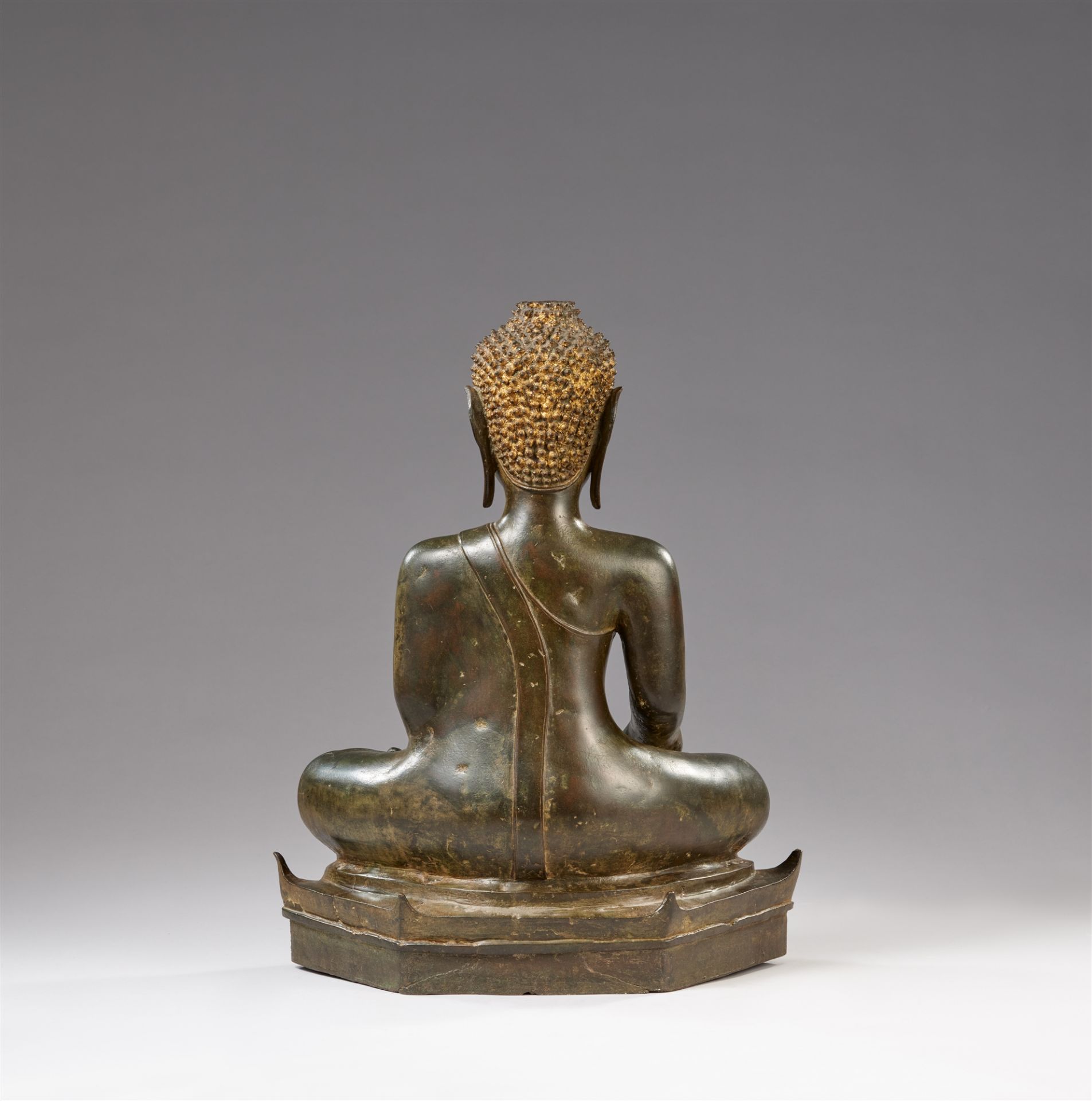 A Laotian bronze figure of Buddha Shakyamuni. 17th century or later - Image 2 of 3