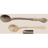 Lot composed of two silver salt scoops