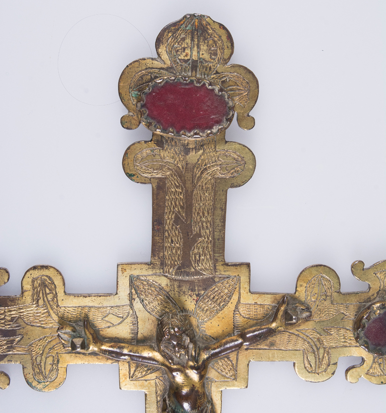 Spanish fleur de lis processional cross with an affixed Christ crowned in the centre, in gilded copp - Image 3 of 7