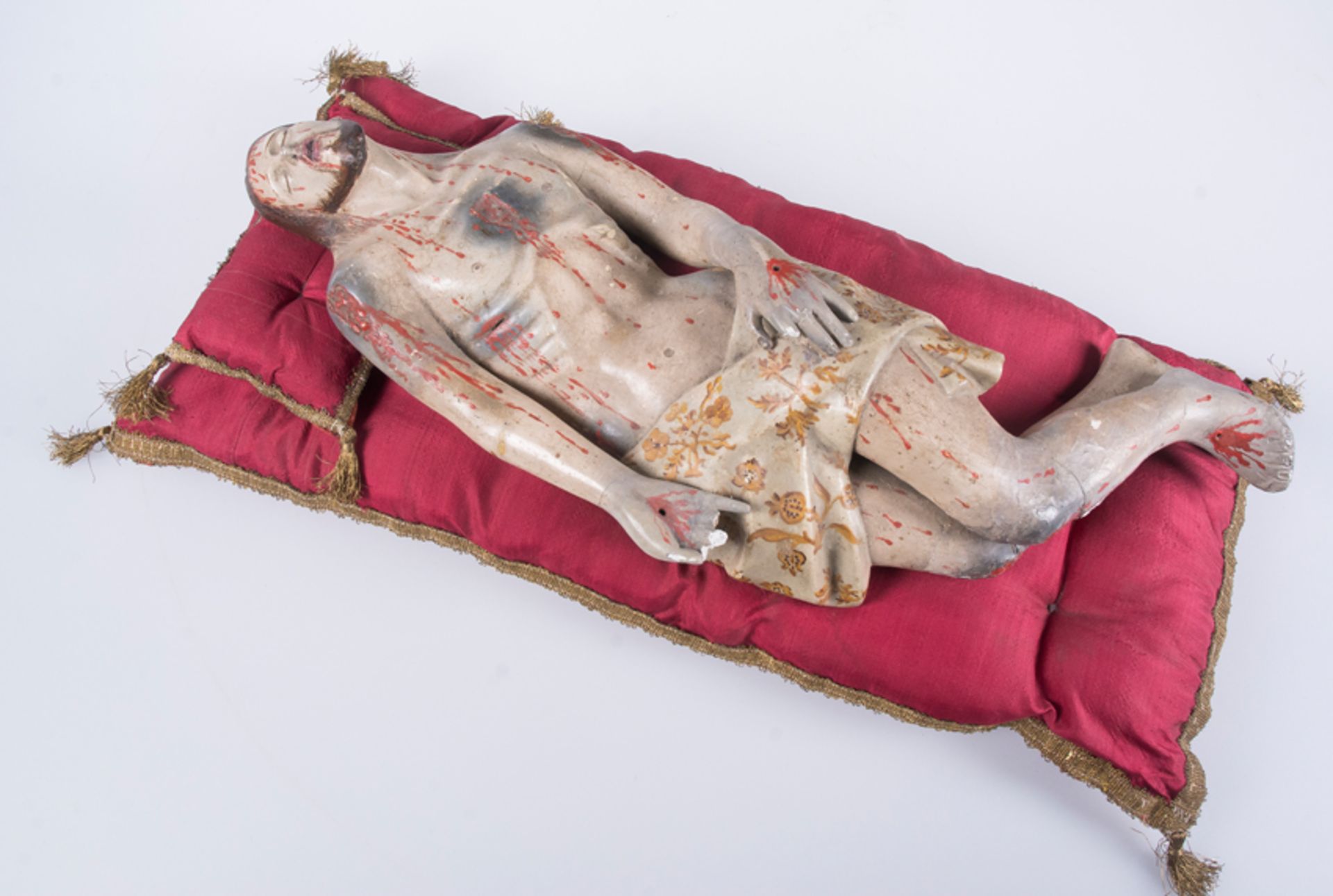 "Recumbent Christ". Corn stalk paste sculpture. Colonial. Quito workshop. 18th century.  Manuel de C - Image 3 of 8