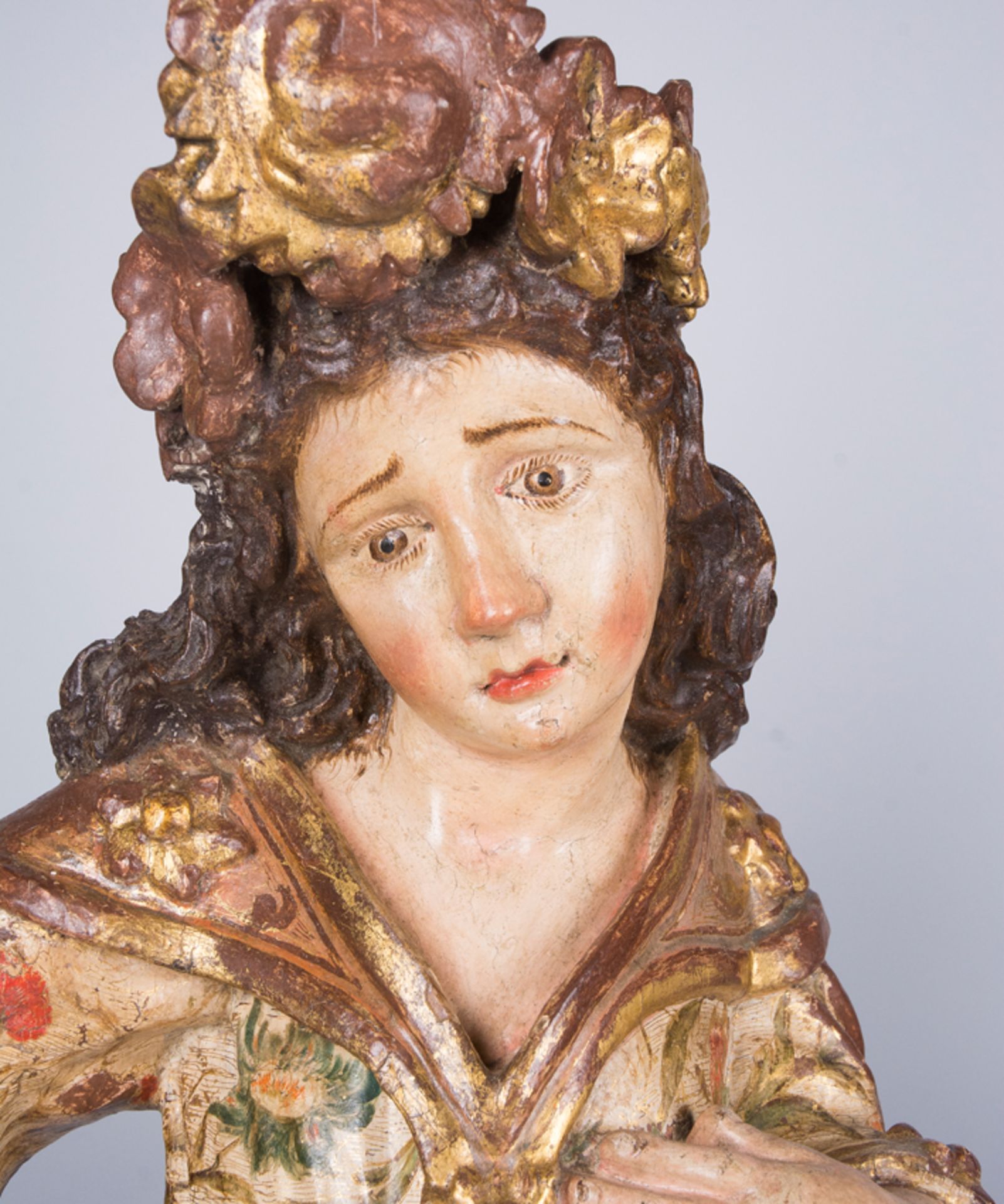 Imposing pair of angels in carved, gilded and polychromed wood. Viceroyalty of Peru. 17th - 18th cen - Bild 5 aus 11