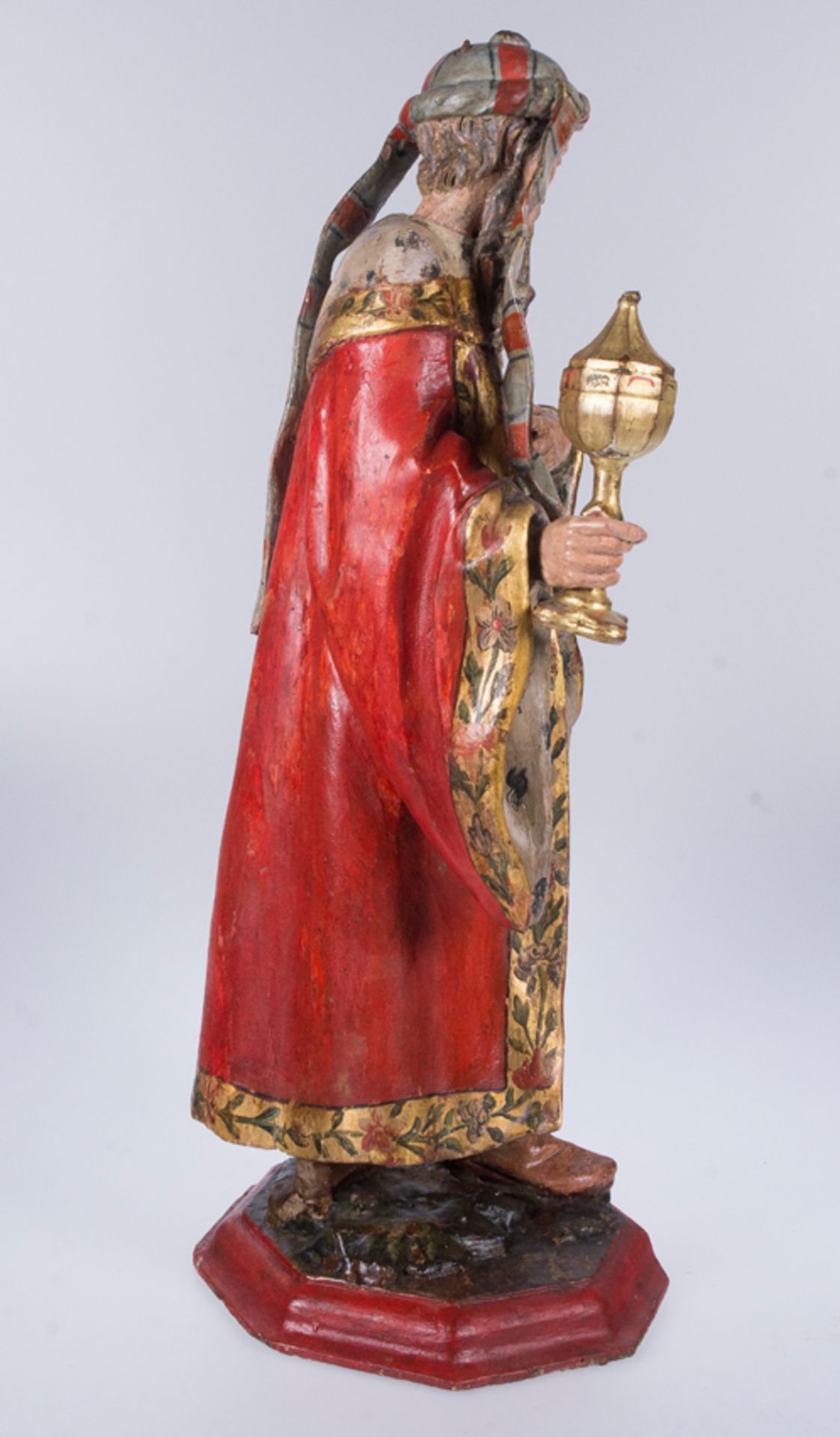 "King Melchior". Sculpture in carved and polychromed wood. Anonymous, Castilian.  Circa 1725-1750. - Image 9 of 10