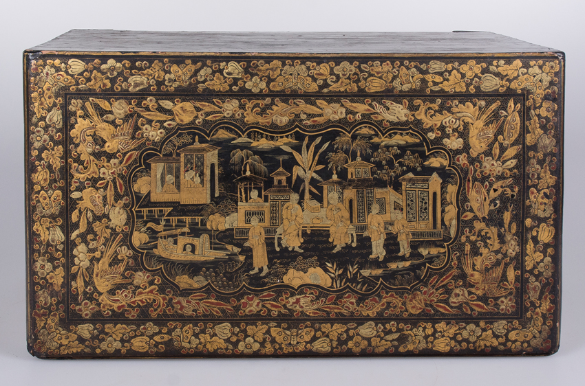 Lacquered and gilded wooden cabinet. 19th century. Qing Dynasty (1644-1912) or Regency. - Image 9 of 11