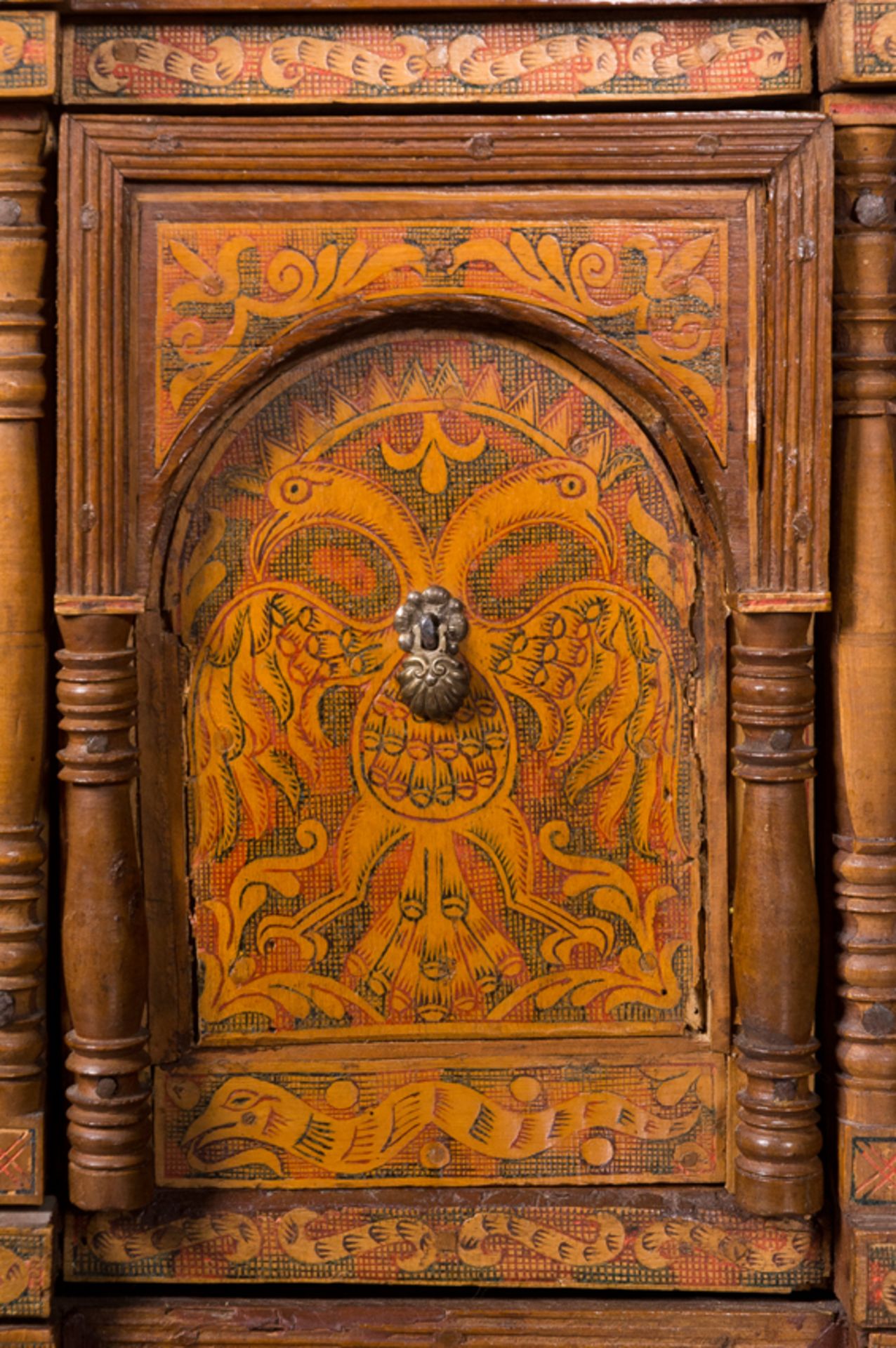 Cedar and fruit wood desk with incised, tinted decoration, inlay and iron fittings. Colonial work. V - Bild 9 aus 15