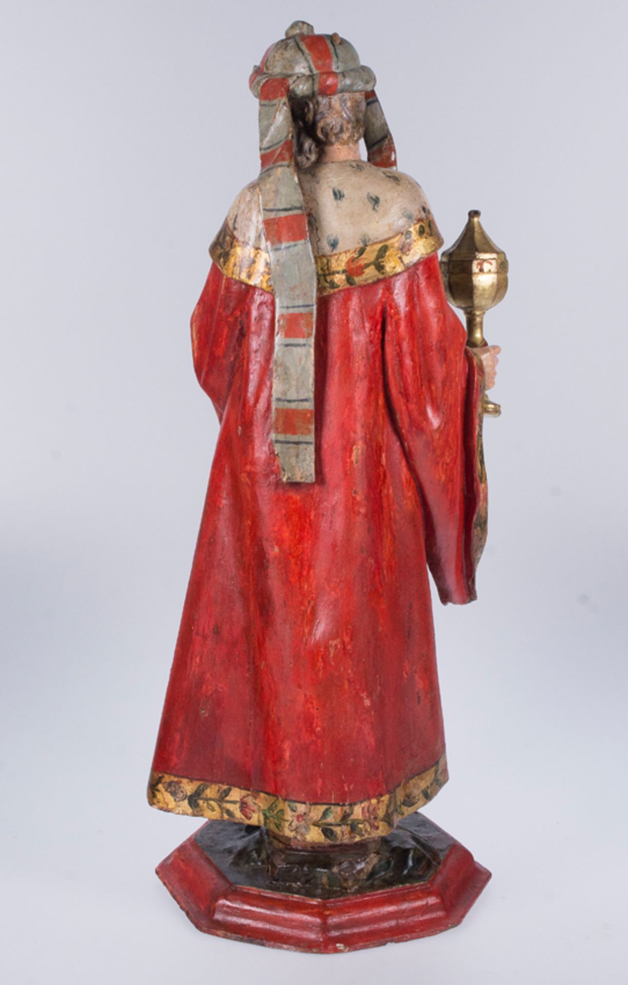 "King Melchior". Sculpture in carved and polychromed wood. Anonymous, Castilian.  Circa 1725-1750. - Image 10 of 10