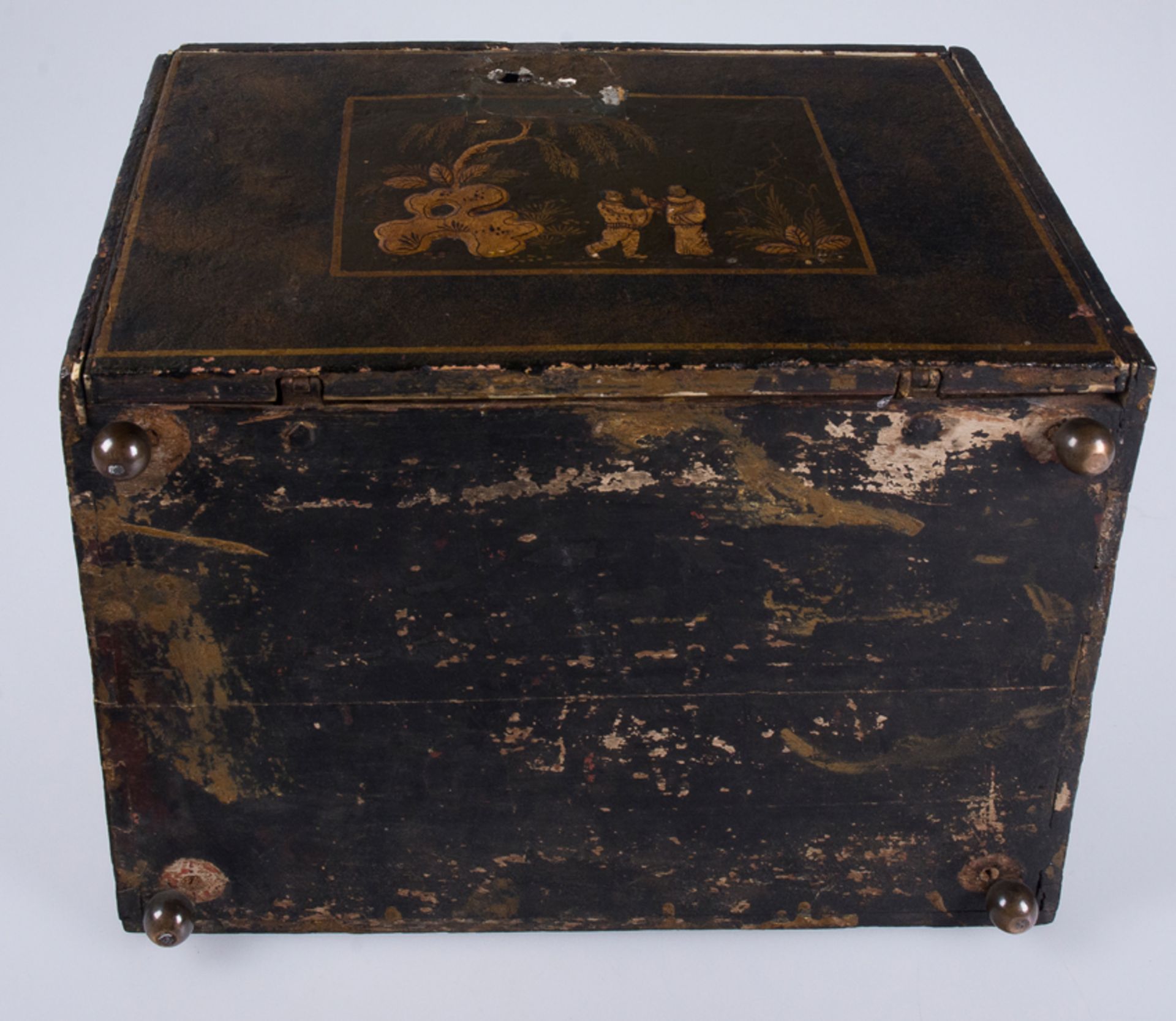 Gilded, lacquered wooden chest with engraved and gilded ivory interior. Indo-Portuguese. 18th centur - Image 10 of 10