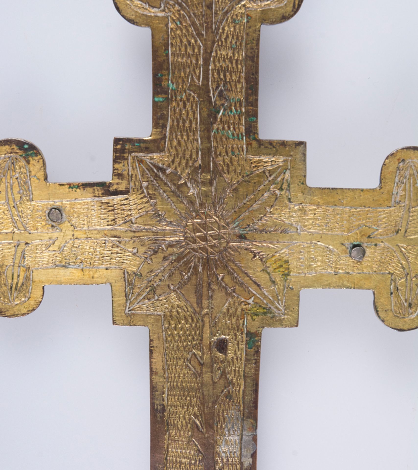 Spanish fleur de lis processional cross with an affixed Christ crowned in the centre, in gilded copp - Image 6 of 7